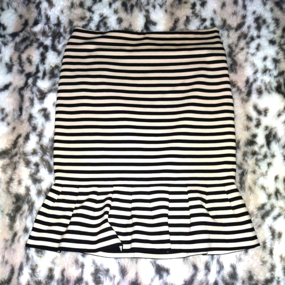 White House Black Market Tan & Black Pencil Skirt size 4 NWOT